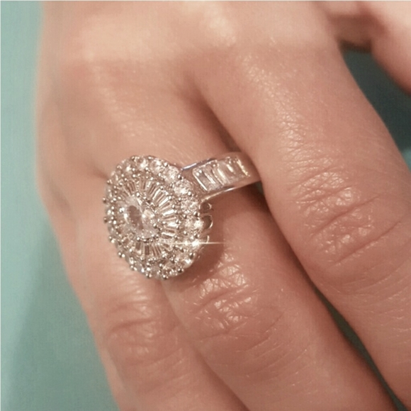 Oval Diamond Simulated Anniversary Ring Size 8 - Picture 13 of 17